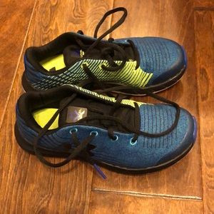 Boys Under Armour level x series shoes size 13k